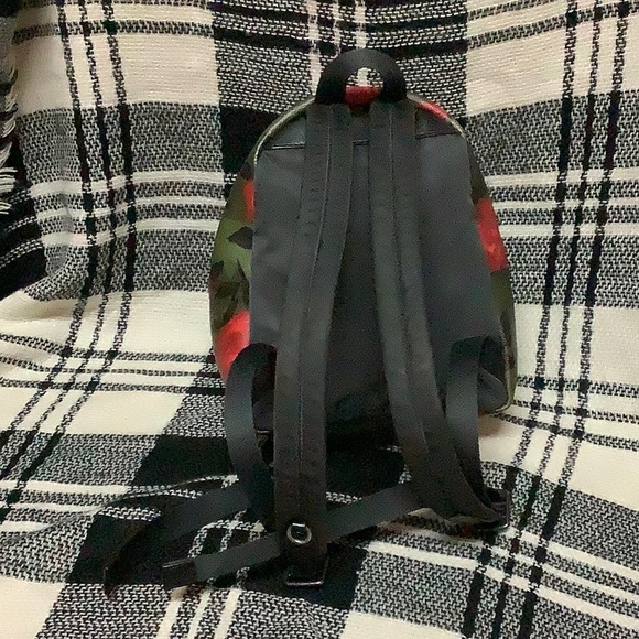 Coach camo rose Star mini backpack - Picture 3 of 10
